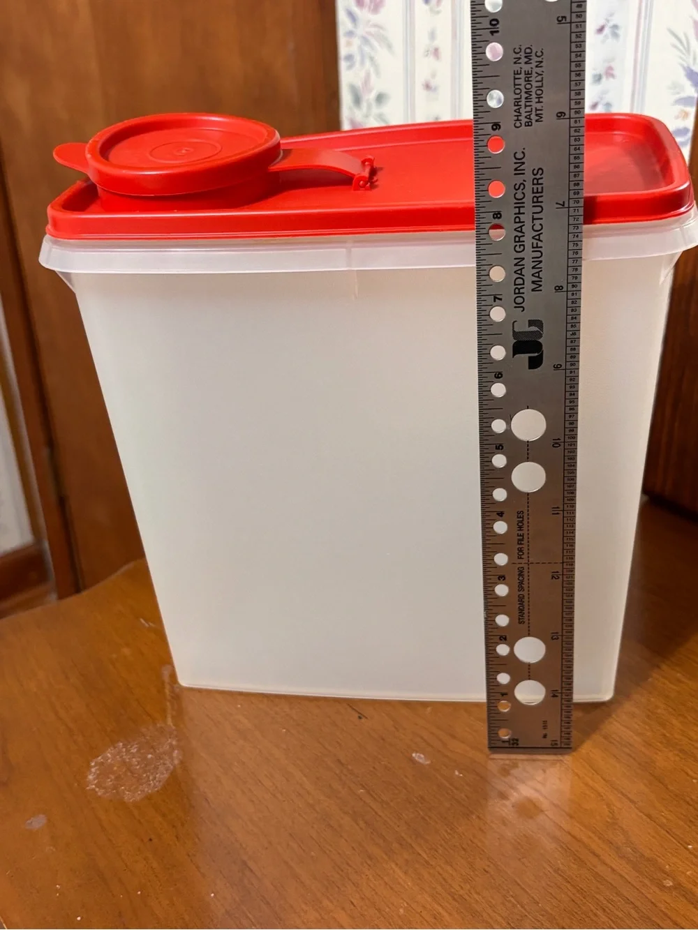 Tupperware Red Lid Clear Dry Food Storage Container